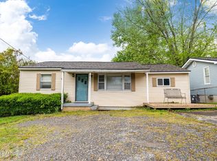 2105 Bradshaw Garden Rd, Knoxville, TN 37912