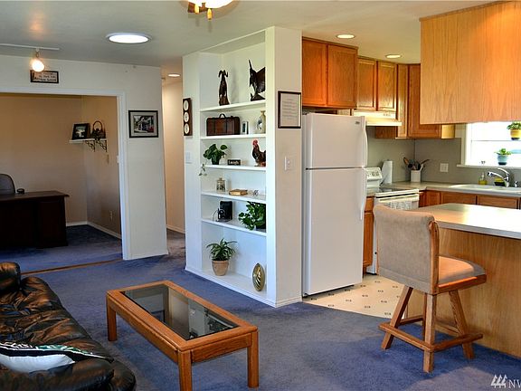 4th image of 7106 188th Pl SW