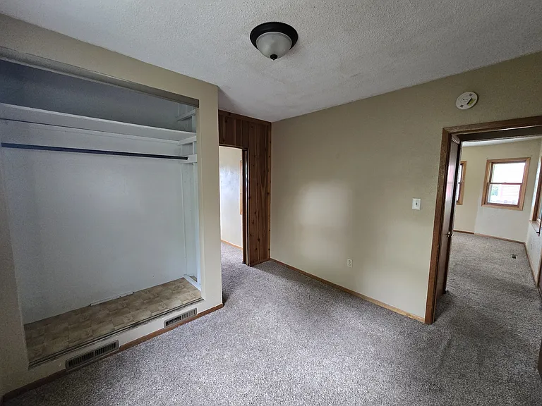 4037 Vine Ave SE — Photo 13