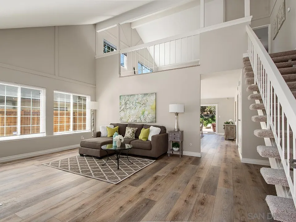 9104 Libra Dr