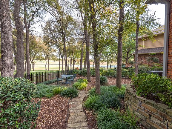 2nd image of 1815 Lakeshore Ct