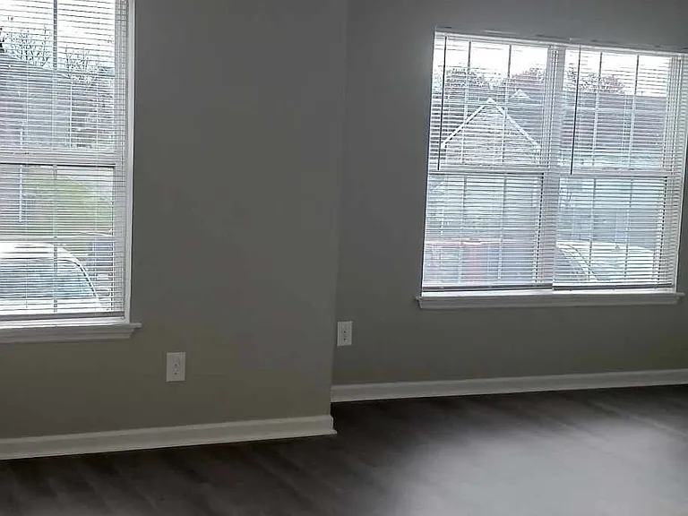 Brandy View Apartments — Photo 9