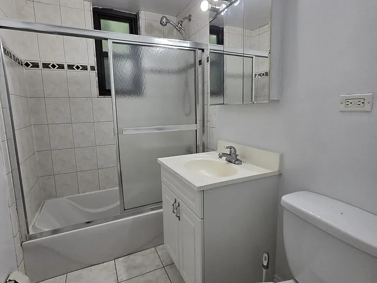 7326 N Ridge Ave #1W — Photo 4