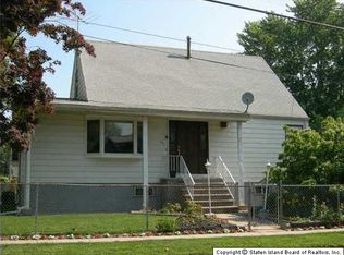 411 Walker St, Staten Island, NY