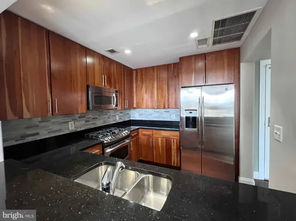 2050 Jamieson Ave APT 1302, Alexandria, VA 22314