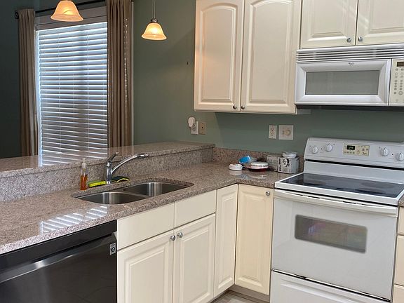 3rd image of 524 Village Green Dr #8A
