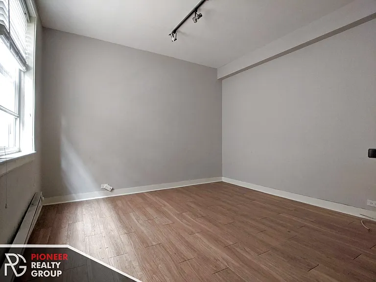 517 W Belmont Ave #511-35 — Photo 5
