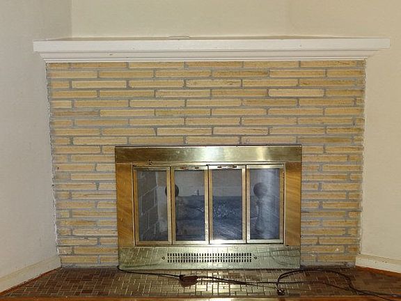 5th image of 2215 Hillsdale Dr