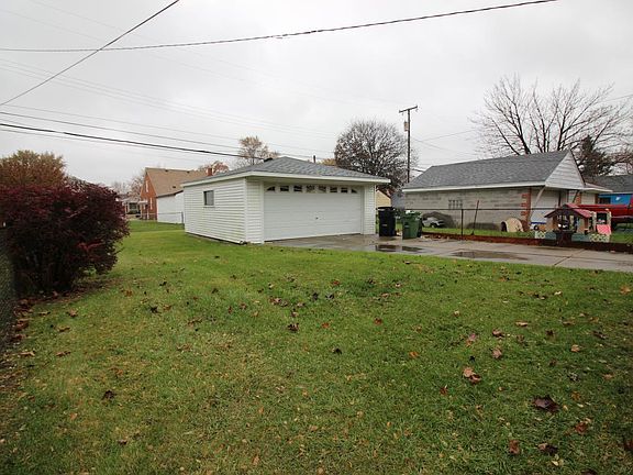 3rd image of 15616 Anne Ave