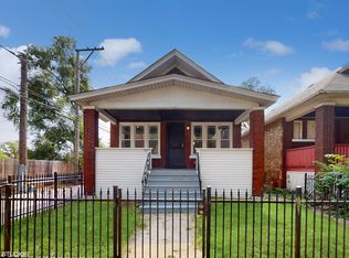 7915 S Ridgeland Ave, Chicago, IL 60617