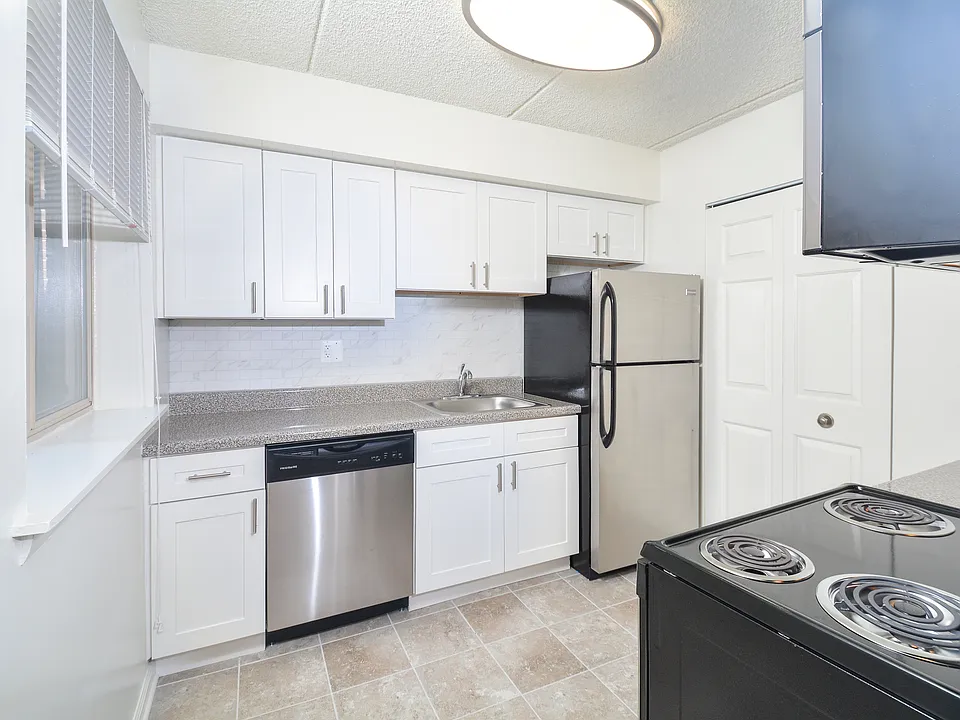Fox Run Apartments