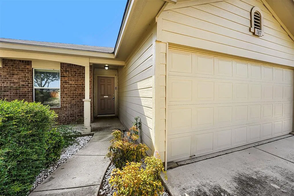 3 bed, 1032 sqft, $1,600 — Photo 3