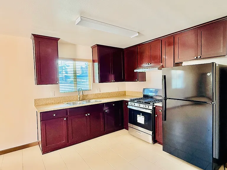 816 E 109th Pl — Photo 8