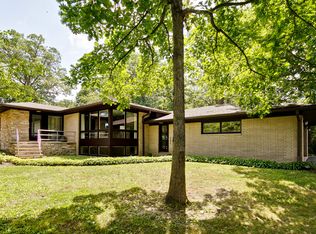 511 Forest Hill Rd, Lake Forest, IL 60045