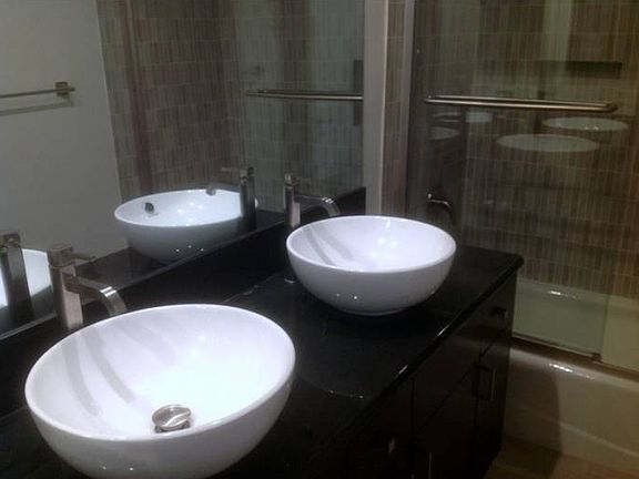 2 Sinks in Second Bath