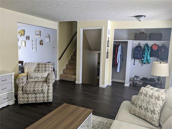 3rd image of 5876 Mountain Ash Dr