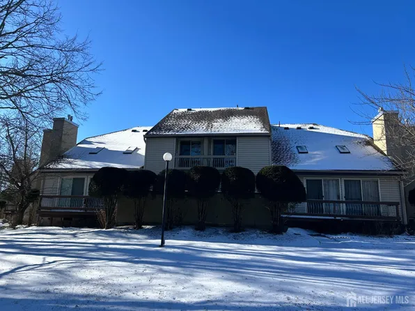 75 Kelly Dr, Edison, NJ 08820