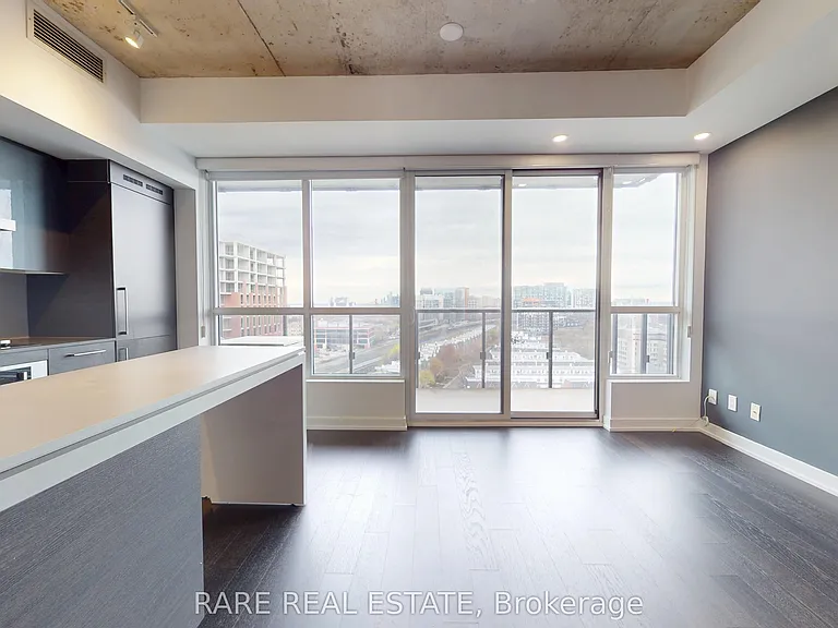 1030 King St W #26 — Photo 12