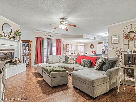 3rd image of 3310 Glen Flora Way