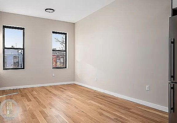 4th image of 536 Kosciuszko St #3R