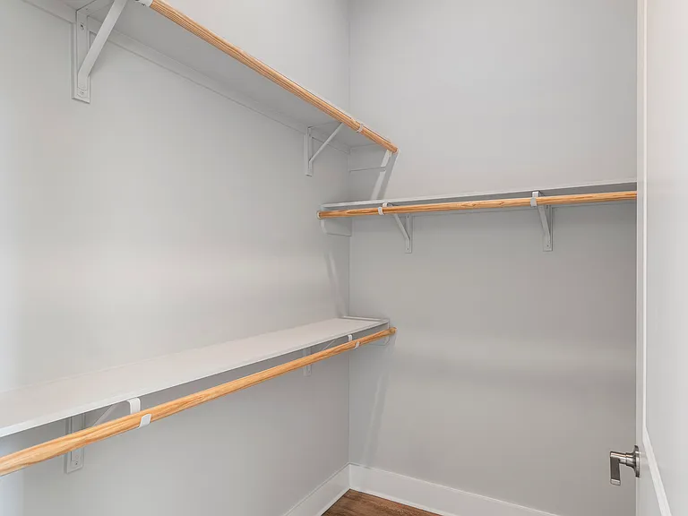 Foster on the Park Apartments — Photo 15