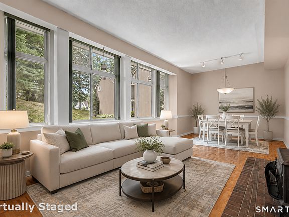 4th image of 10 Partridge Ct Unit 10