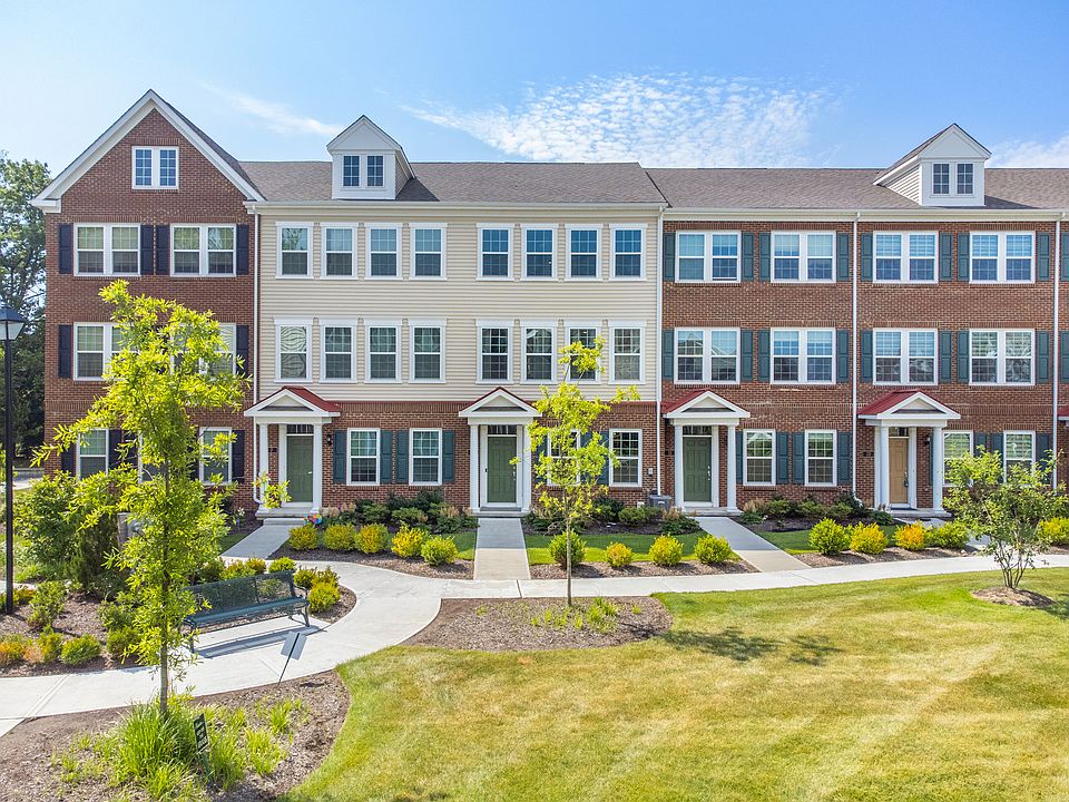 1st image of 9 Landmark Ln #9