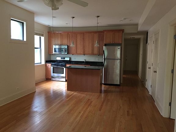 2nd image of 7633 N Greenview Ave APT 2W