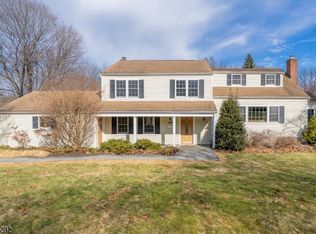 32 Deerfield Rd, Mendham Boro, NJ 07945