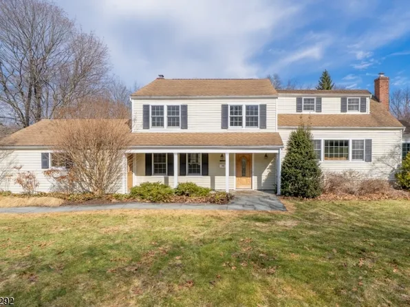 32 Deerfield Rd, Mendham Boro, NJ 07945