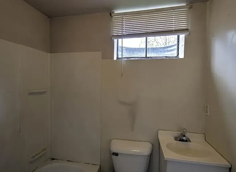 867 S Belmont Ave — Photo 11
