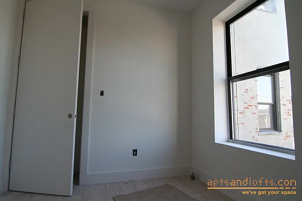 Rented by aptsandlofts.com | media 27