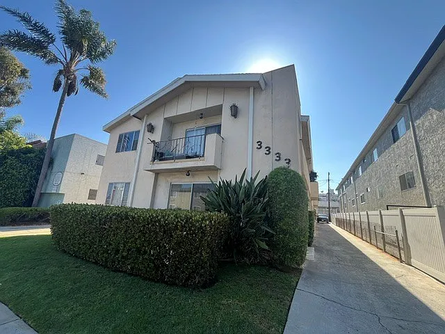 3333 Bagley Ave — Photo 2