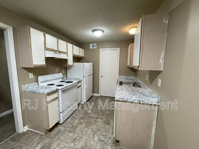 3566 Bristerwood Dr — Photo 6