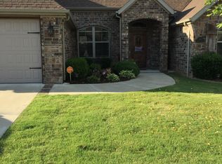 2416 W Bordeaux Pl, Fayetteville, AR 72704