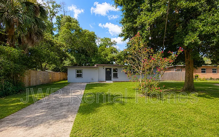 7822 Dubois Dr — Photo 11