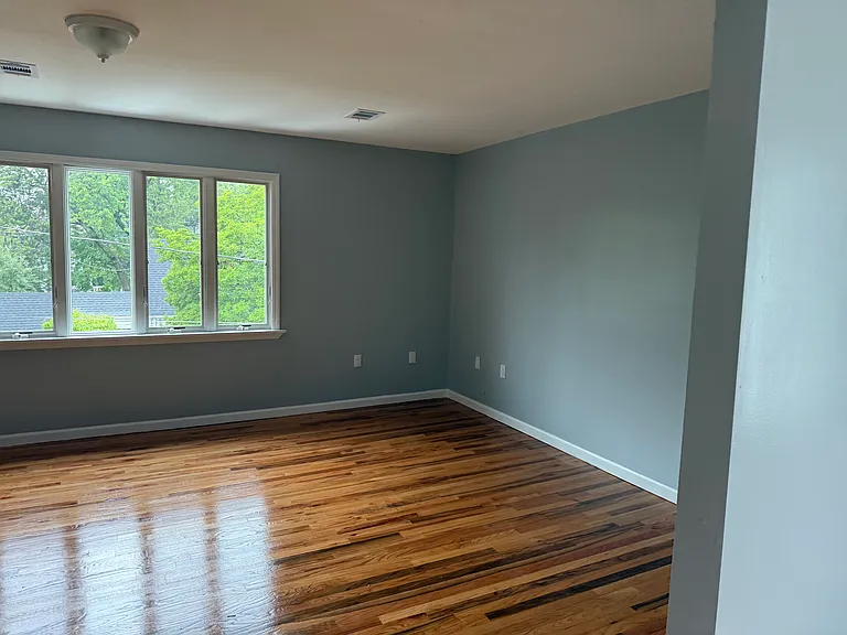 715 Mack Pl #2 — Photo 3
