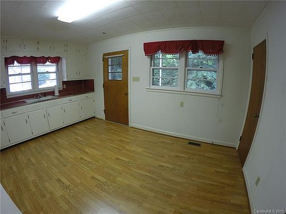 4th image of 1446 Clearview Dr