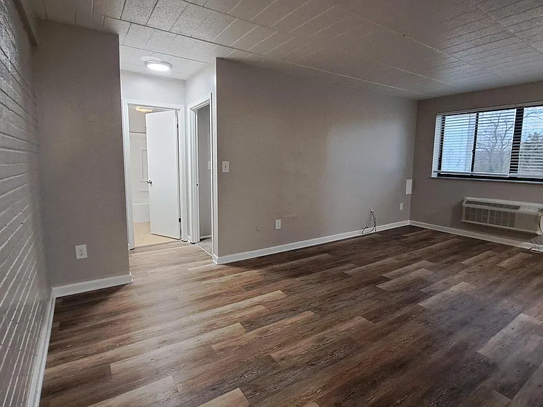 245 Center Ave #A4 — Photo 2