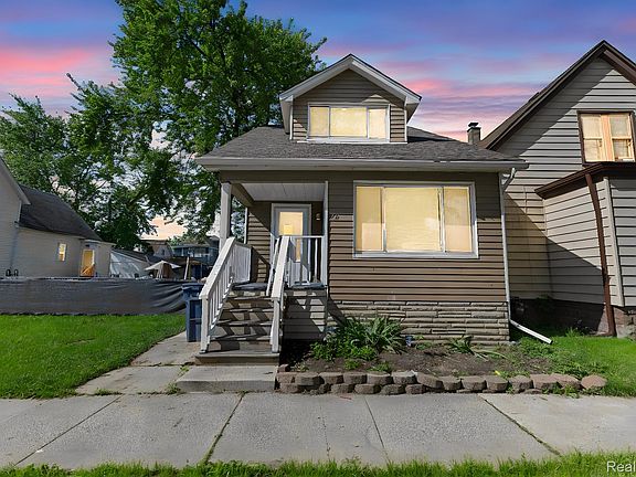 2nd image of 74 Pine St
