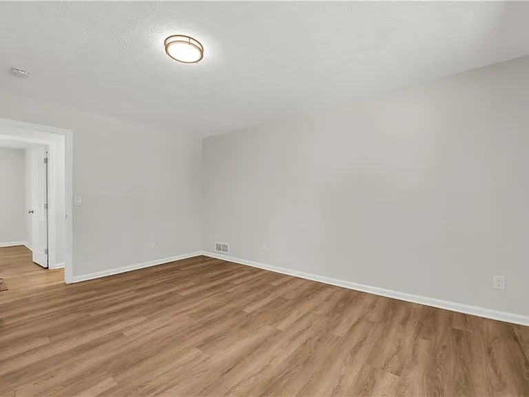 5722 Port Dr — Photo 4