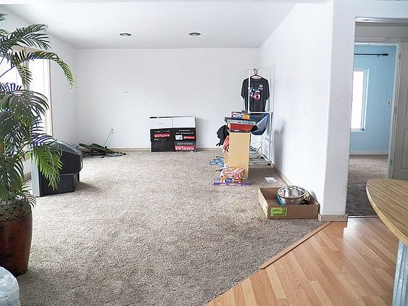 2nd image of 852 Singletree Ln