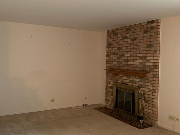 3rd image of 175 Grove Ave Unit A