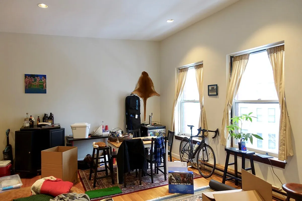 Building Photo - 44 Saint Botolph St #4B