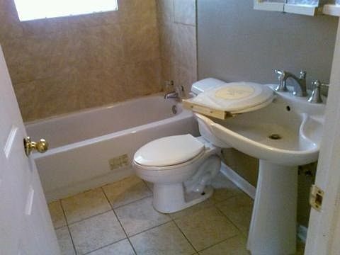 4th image of 1426 E 51st Ave
