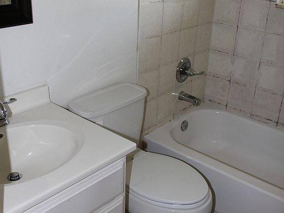 5th image of 707 Lenora St