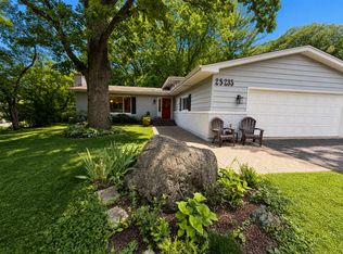 2S235 Madison St, Wheaton, IL 60189