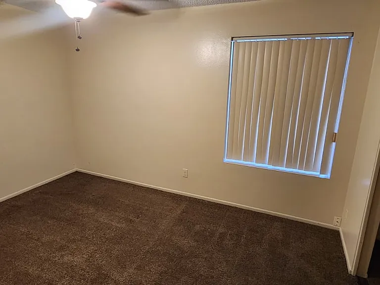 424 E Frost Cir #424 — Photo 7