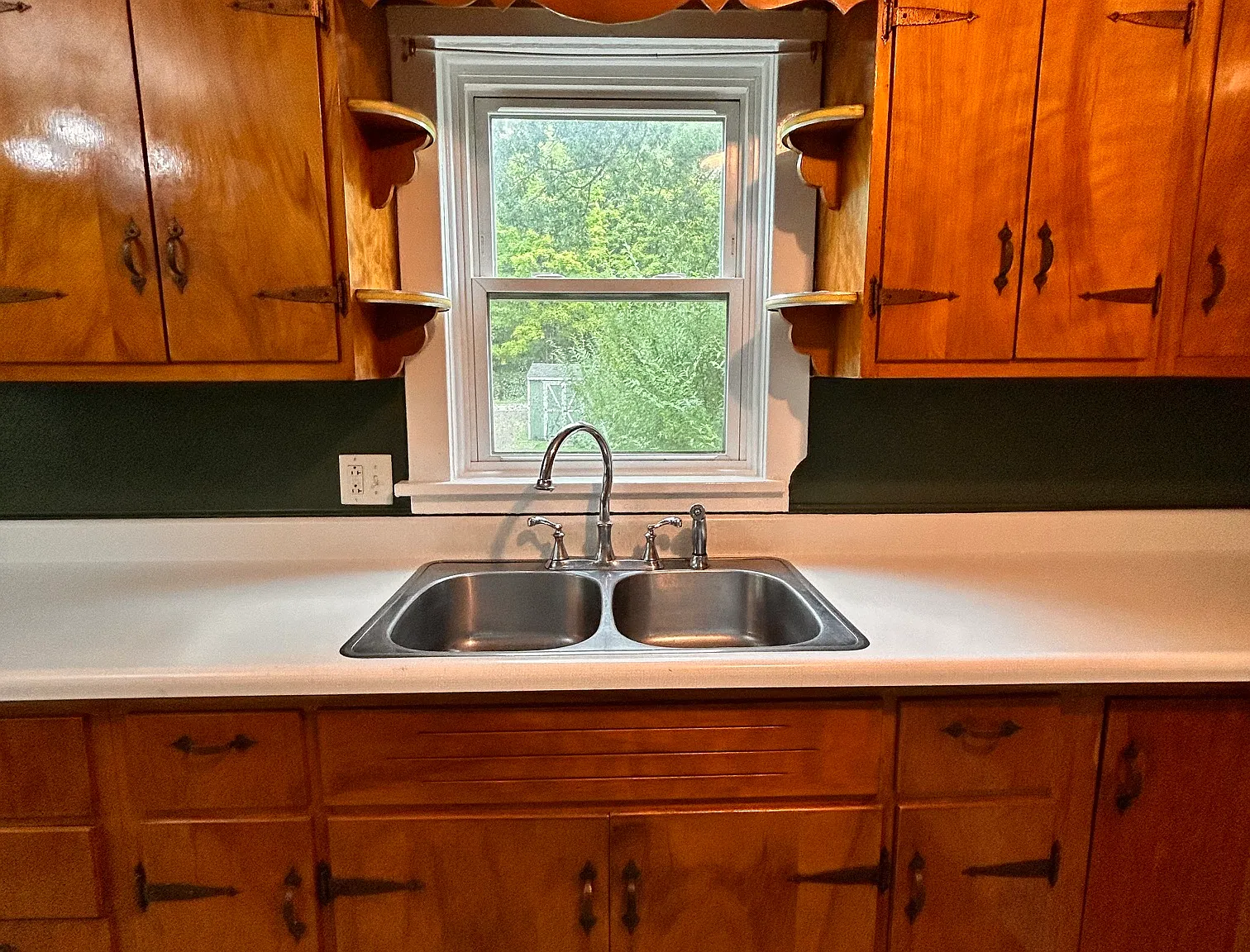 3 bed, 1200 sqft, $975 — Photo 3