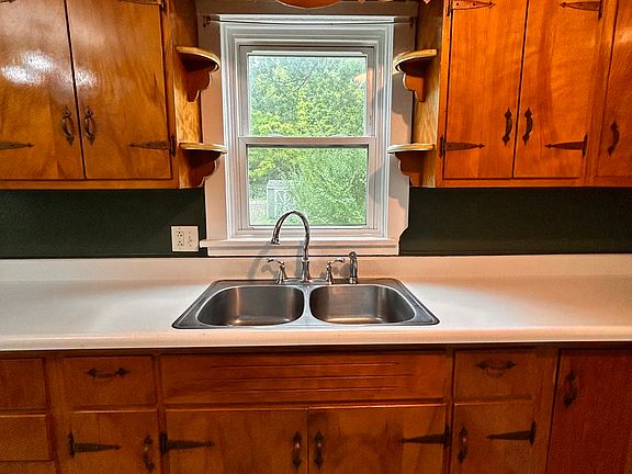 3rd image of 412 State St #412